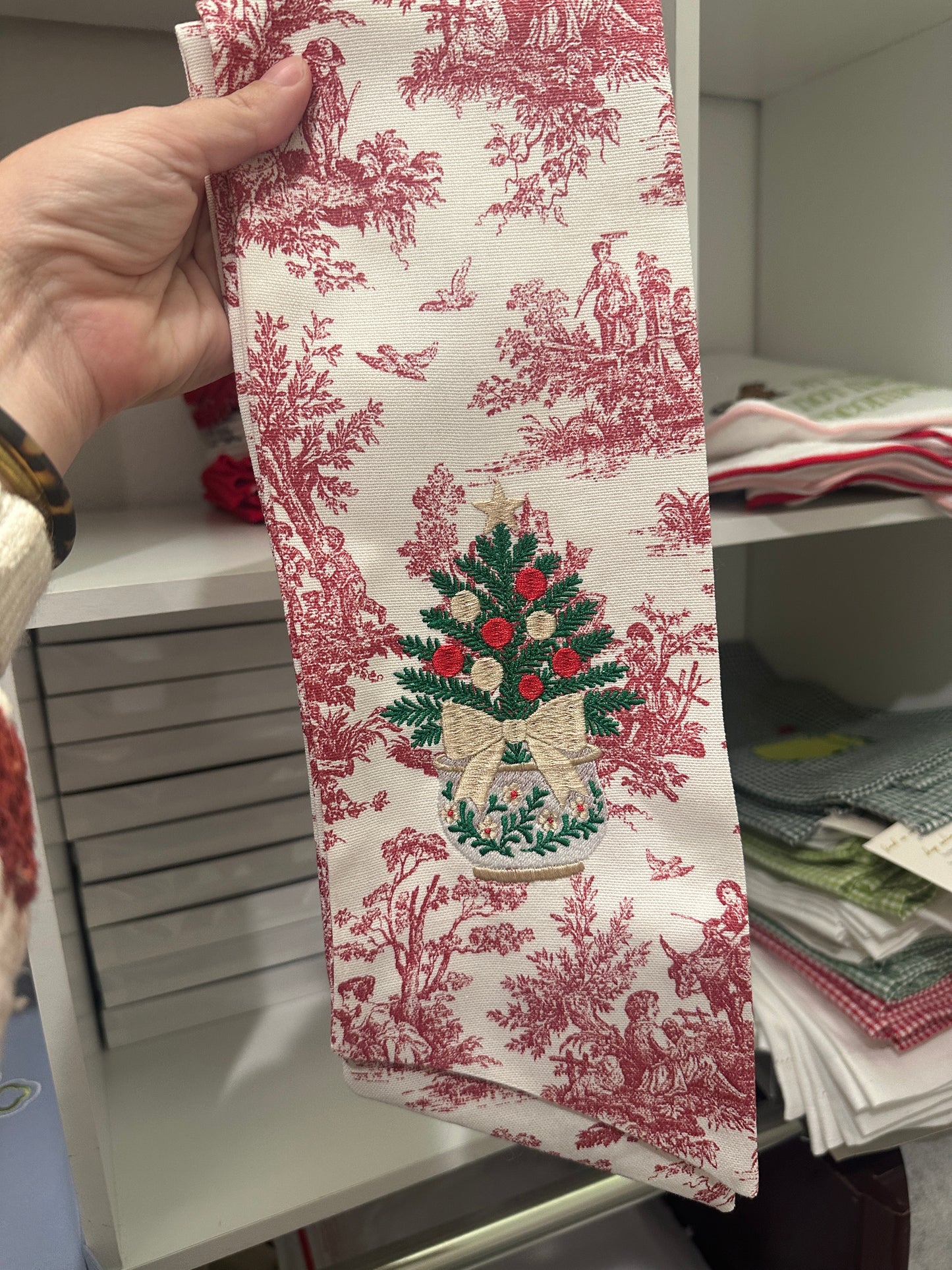 Christmas Tree in Pot Toile Wreath Sash