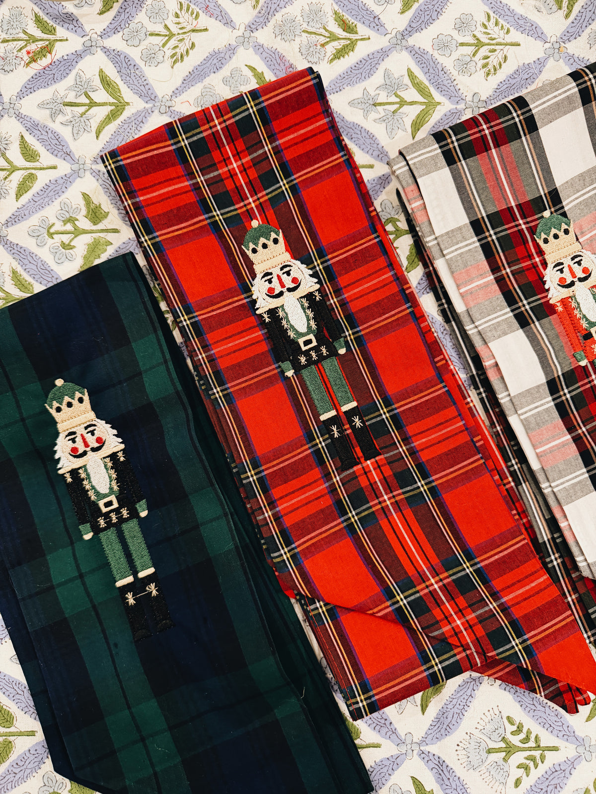 Nutcracker Wreath Sash - Blackwatch